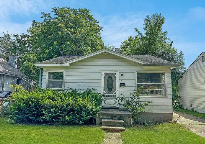 „Cea mai ieftină casă din lume” ajunge la vânzare pentru doar 4,5 lei. Ce secret ascunde