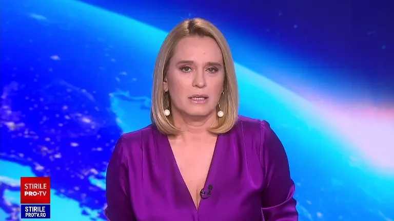 O femeie a aruncat cu apă peste clienții unei terase de la parterul blocului, pentru că o deranja zgomotul. Ce a urmat