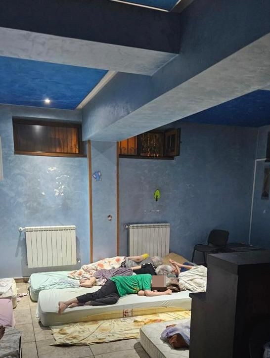 azilul groazei, Vecinul cel bun