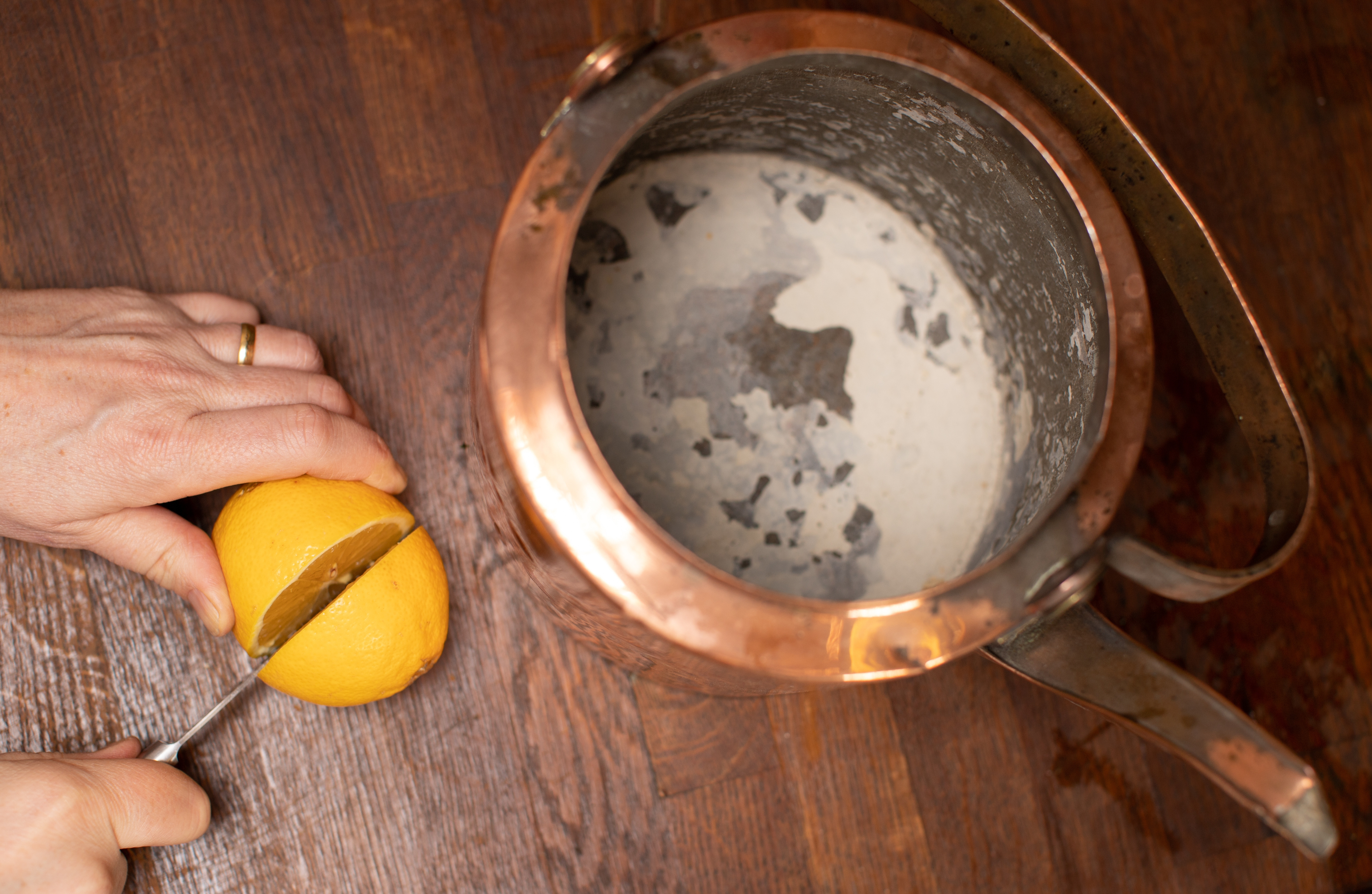 Cum se curăță alama. Metode pentru a avea vase curate și strălucitoare