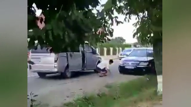 Zonă de siguranță în două localități din Vaslui, după scandalul cu focuri de armă. 18 bărbați sunt reținuți