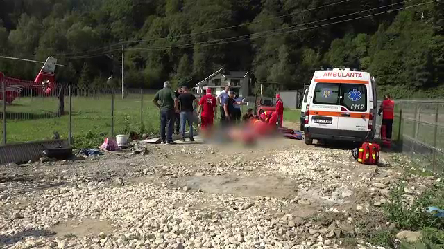 Moarte misterioasă în Argeș. Cadavrele a doi bărbați care munceau au fost găsite într-o groapă, fără urme de violență