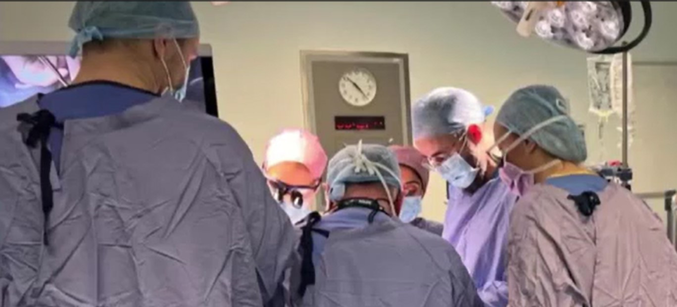 „Zorii unei noi ere". Ce spun medicii britanici care au efectuat transplantul de uter prelevat de la o donatoare în viață