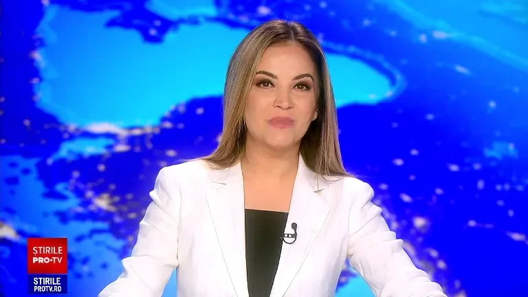 Spectacol în China, la o înălțime de 1.000 de metri. 12 acrobați au traversat pe sârmă o prăpastie