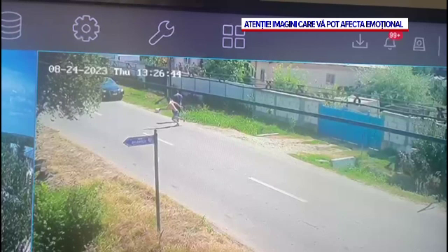 Ce spune șoferul care a lovit în plin cu mașina un bărbat care mergea pe marginea drumului, în Olt. VIDEO