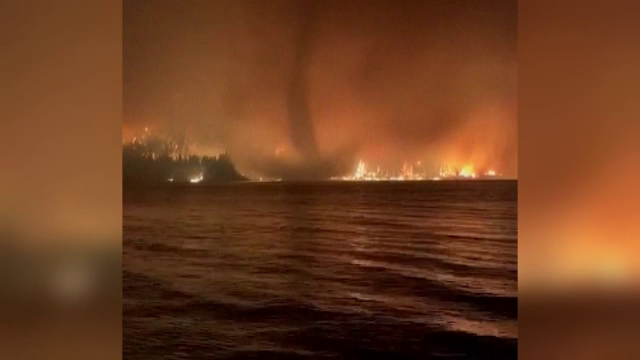 Incendiile de vegetație continuă să facă ravagii în Canada. O tornadă de foc s-a format în orașul Vancouver