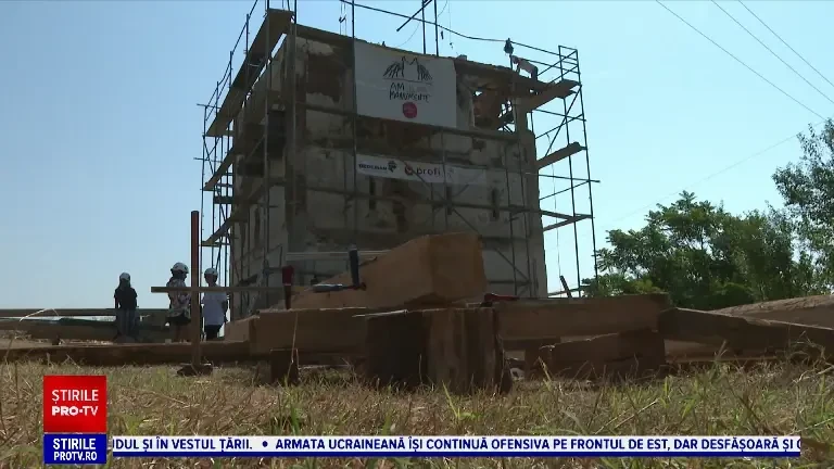 Voluntarii și-au propus să salveze Cula Crăsnaru, din Gorj. Clădirea este reprezentativă pentru zona Olteniei