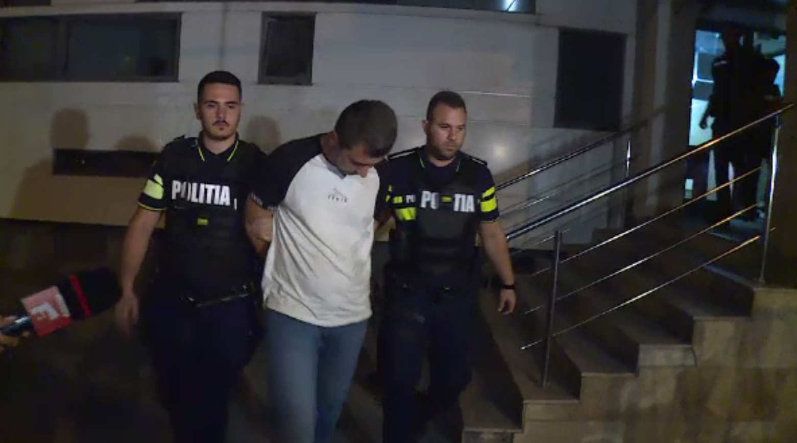 Recidivistul din lift a agresat și tâlhărit trei femei, în doar câteva ore, în Sectorul 6. Individul a fost prins