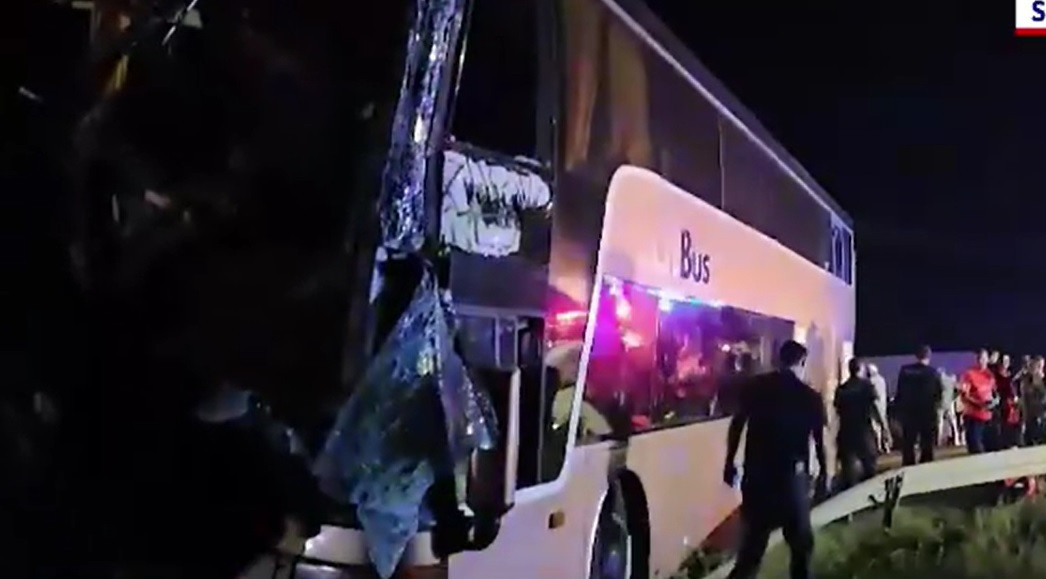 Plan roşu de intervenţie activat în judeţul Brăila. Autocar cu peste 72 de pasageri implicat într-un accident grav