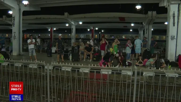 „Îmi venea să-l împing cu mâna”. Sute de oameni, revoltați după ce au așteptat și 400 de minute să ajungă la destinație