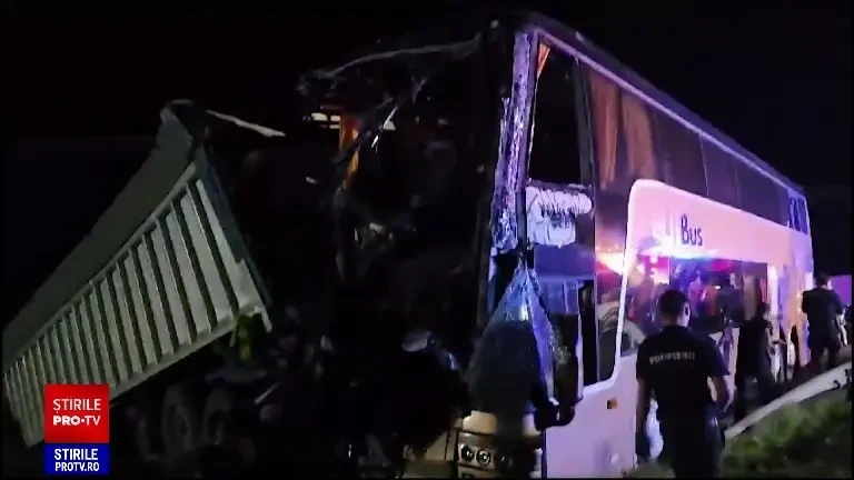 Cum s-a produs tragedia de pe o șosea din Brăila. 72 de persoane, cetățeni moldoveni, implicate în accident | VIDEO