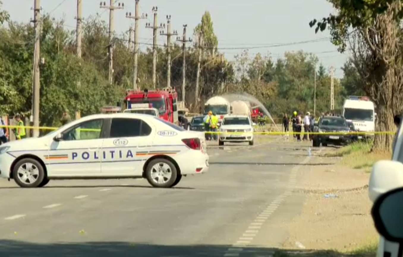 Imagini din Crevedia, după tragedia soldată cu 58 de victime. Pompierii intervin la o cisternă fisurată | VIDEO