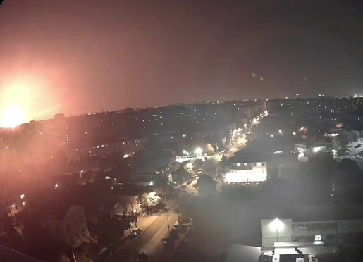 Explozia catastrofală din Crevedia s-a văzut din București. Imagini filmate de la aproape 30 de km. VIDEO