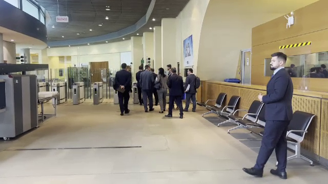 România negociază la Bruxelles deficitul bugetar. Guvernul vrea să cheltuiască mai mult față de limita impusă