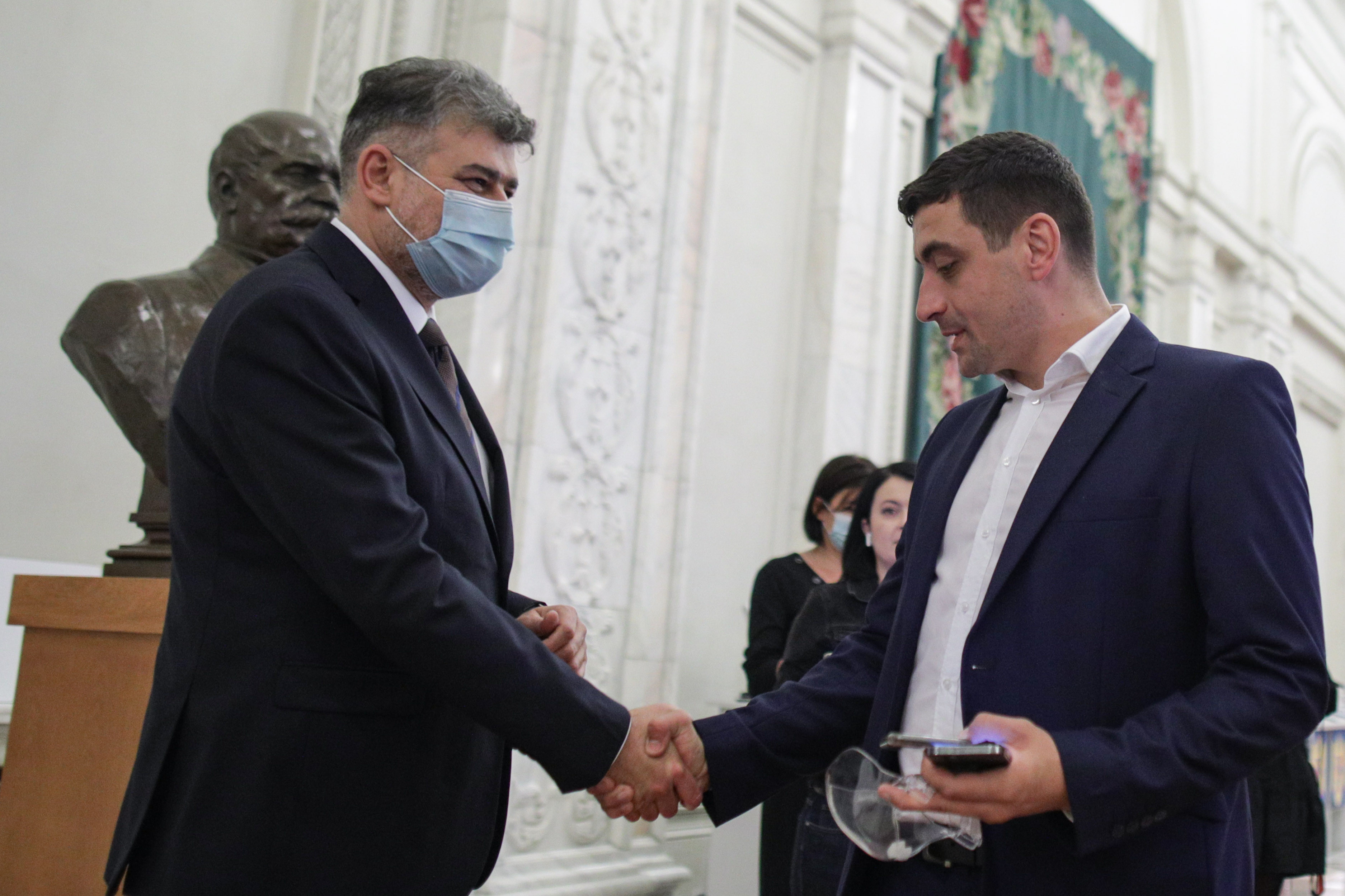 Premierul PSD Marcel Ciolacu întărește discursul anti-UE al AUR. Simion a preluat și el tema dosarului PNRR care e de negăsit