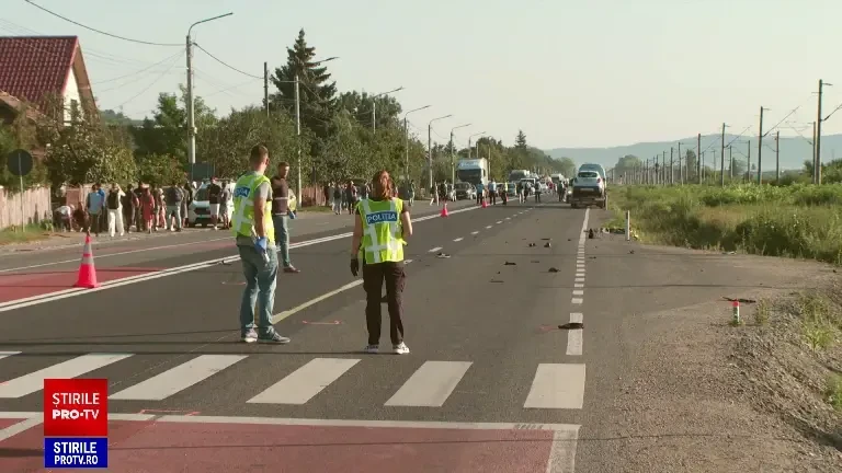 Doi bărbați, accidentați mortal pe trecerea de pietoni, în Jucu. Mergeau la muncă