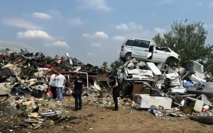 „Lovim unde-i doare mai tare”. Pentru prima dată, Garda de Mediu a confiscat deșeuri ilegale de pe o proprietate privată