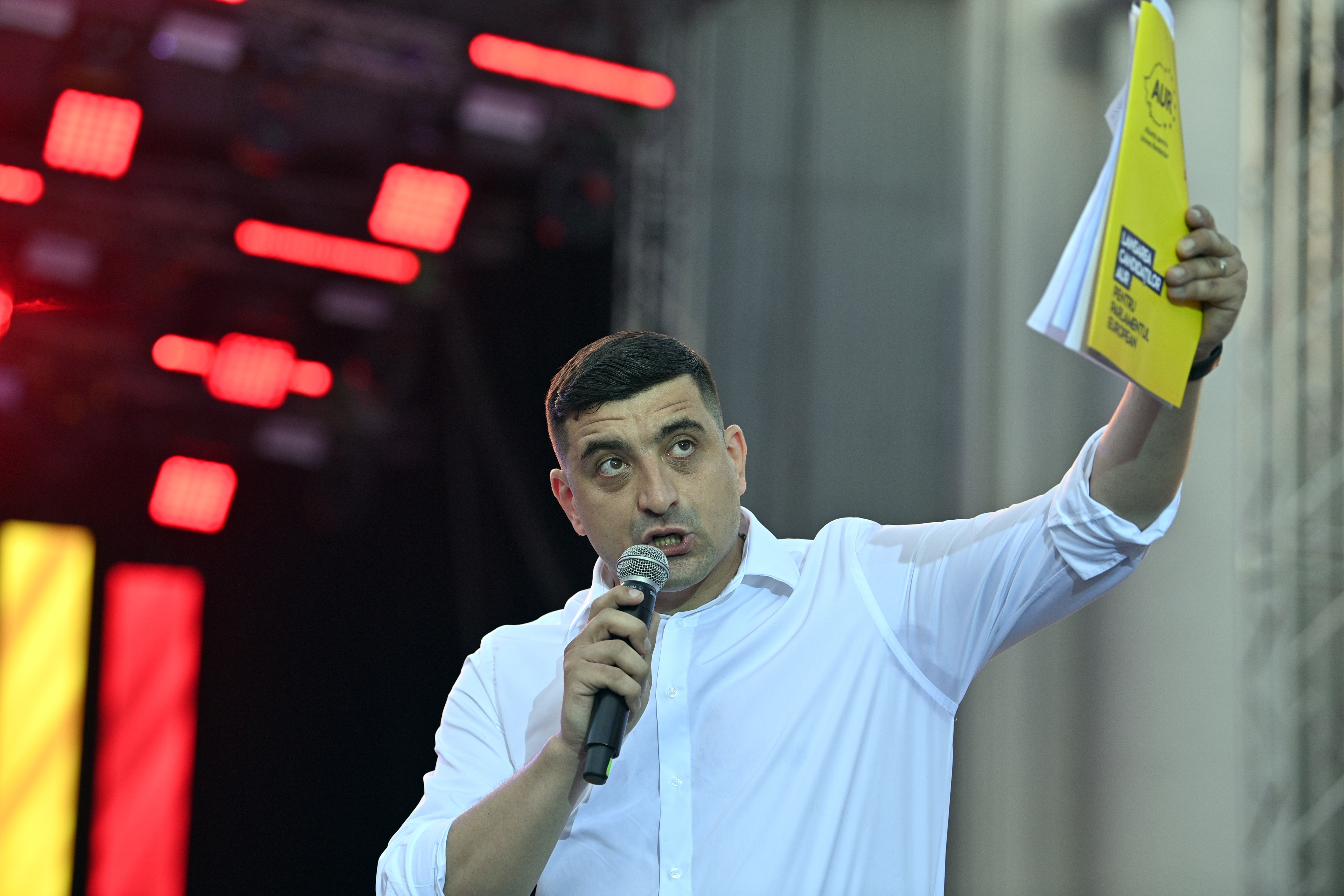 Institutul Wiesel critică explicațiile date de Ambasada Israelului, după întâlnirea cu George Simion: ”Cacealmaua lui Azar”