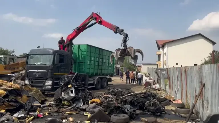 ”Lovim unde-i doare mai tare”. Pentru prima dată, Garda de Mediu a confiscat deșeuri ilegale de pe o proprietate privată