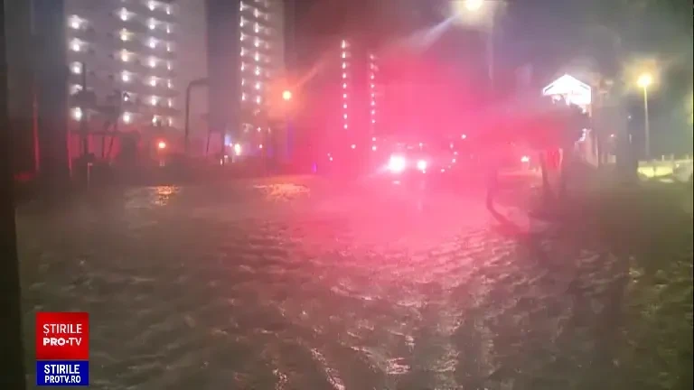 Uraganul Idalia a lovit coasta statului american Florida cu ploi torențiale și viteze ale vântului de peste 200 km/h