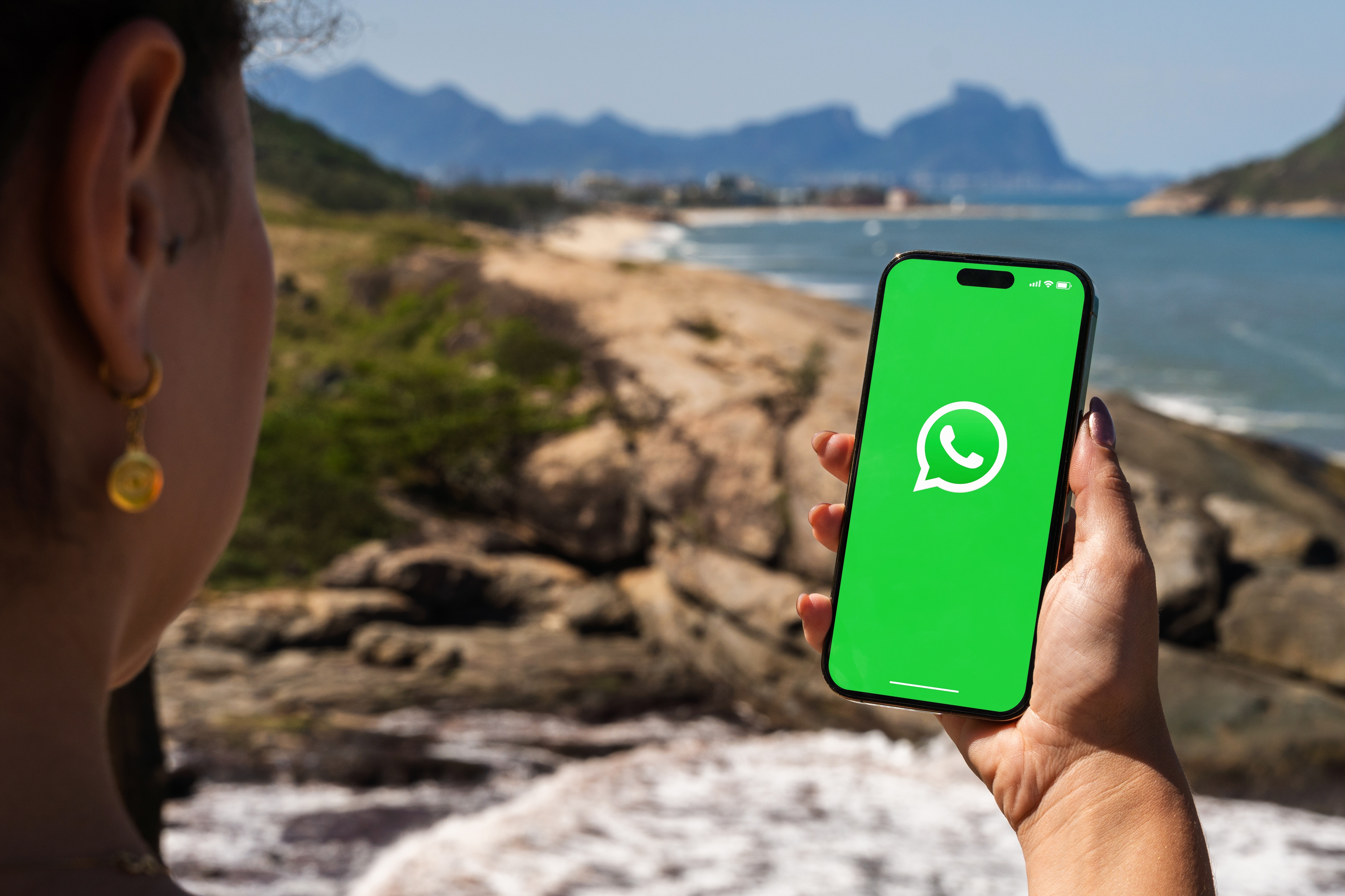WhatsApp pregăteşte lansarea unui design nou
