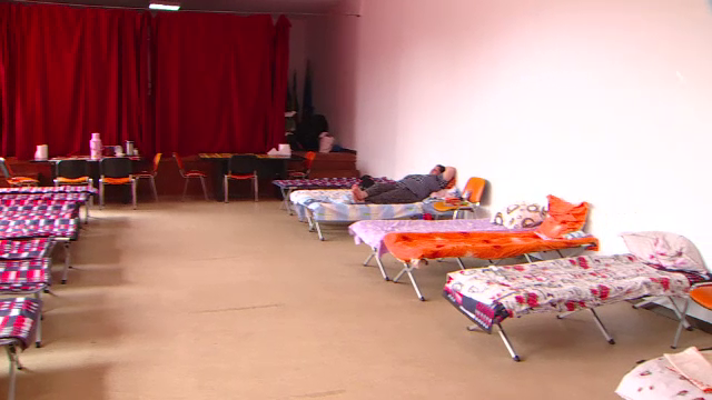 Cum se descurcă oamenii care depind de primărie după ce au rămas pe drumuri în urma exploziilor din Crevedia