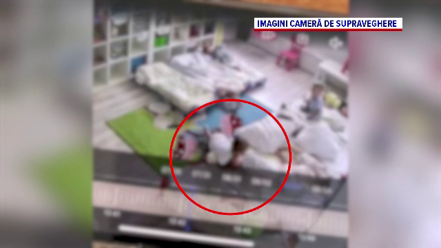 Un băiețel de 2 ani a fost mușcat de față de un alt copil la o creșă privată din Brașov, când erau nesupravegheați