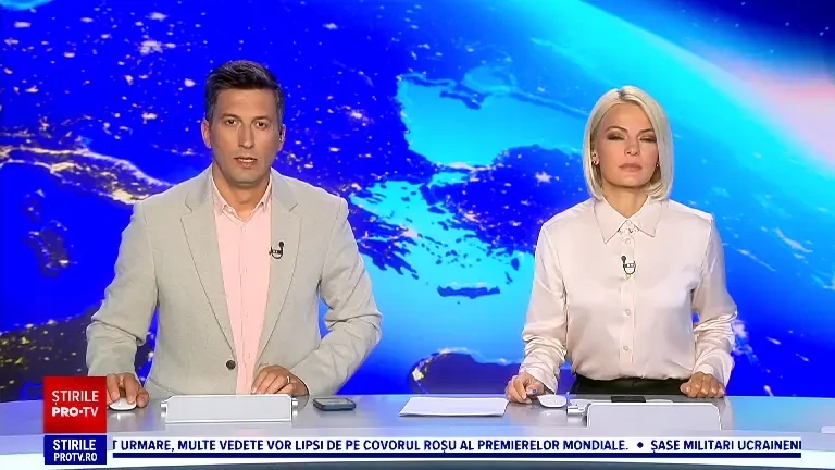 Un taxi s-a răsturnat într-o intersecție din Iași, după un impact cu o altă mașină