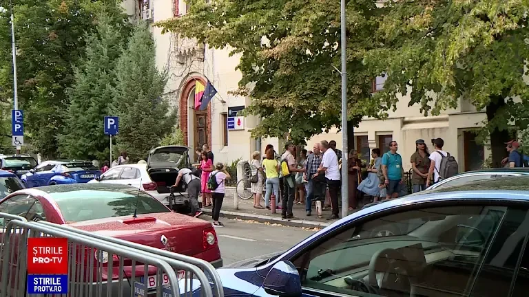 Părinții revoltați de propunerile Ministerului Educației: „Tăiați bani de la copiii orfani și săraci”