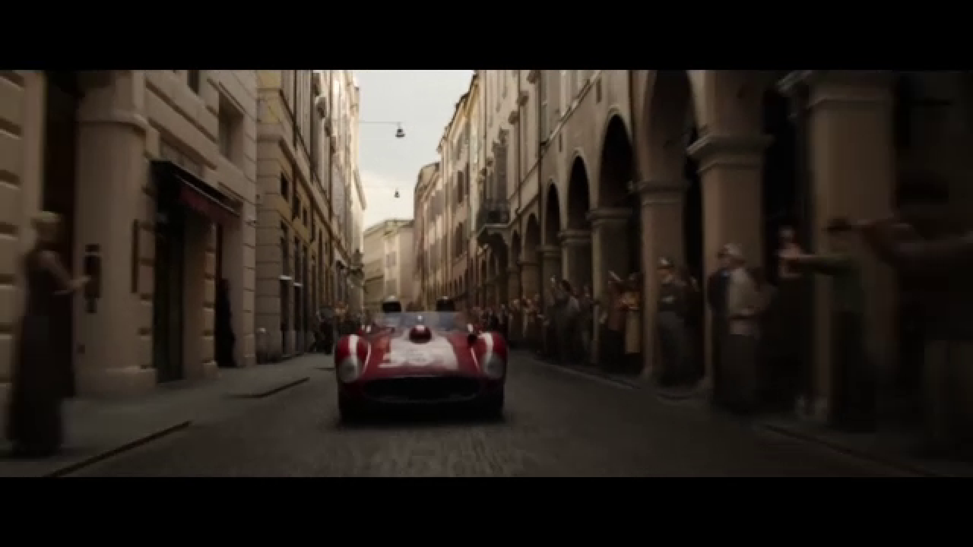 Festivalul de la Veneția. Dezvăluiri despre filmul ”Ferrari”. Adam Driver: „Nu m-au lăsat să conduc mașinile”