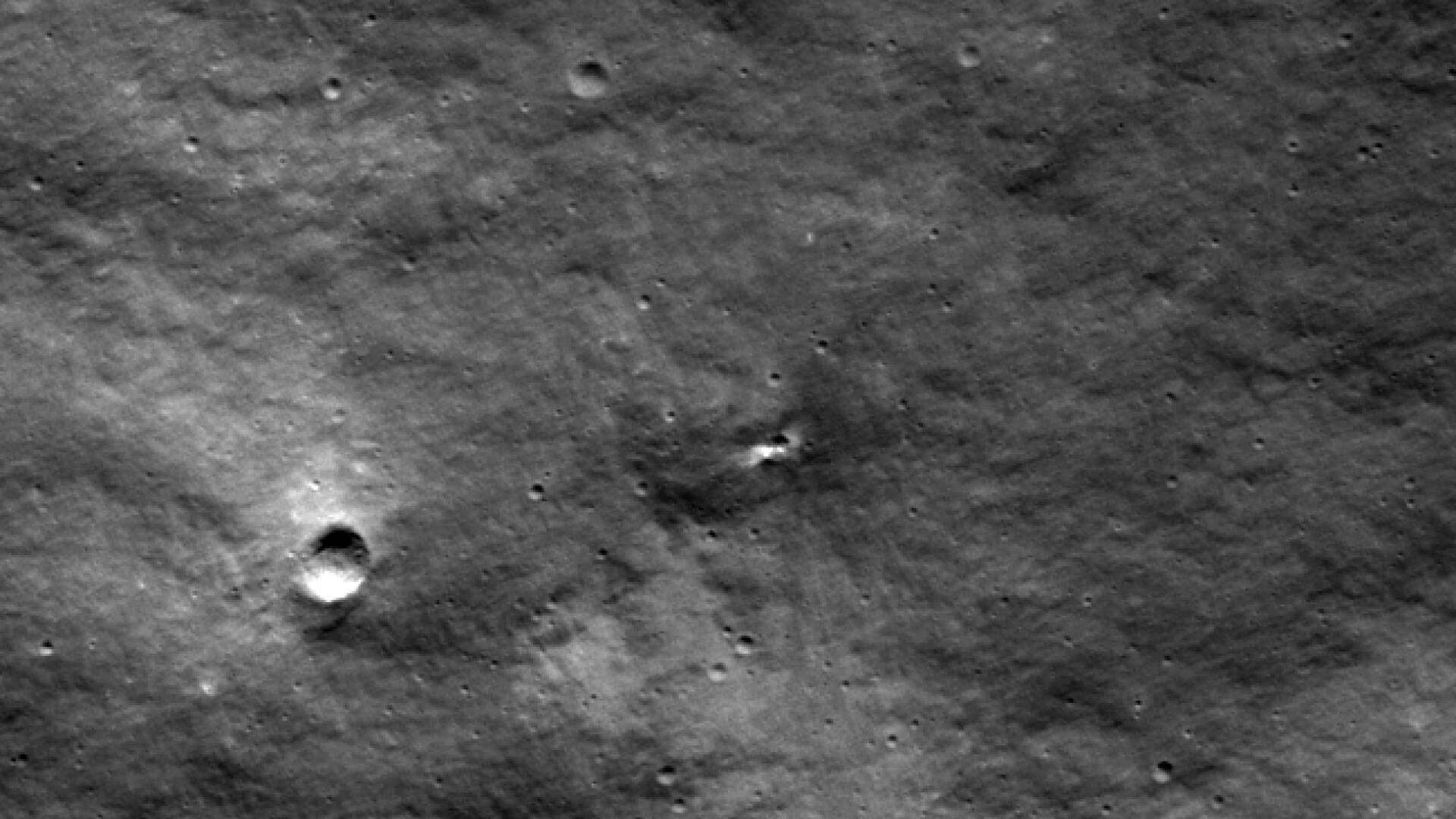 NASA a publicat o fotografie cu posibilul crater format în urma impactului sondei selenare ruseşti Luna-25