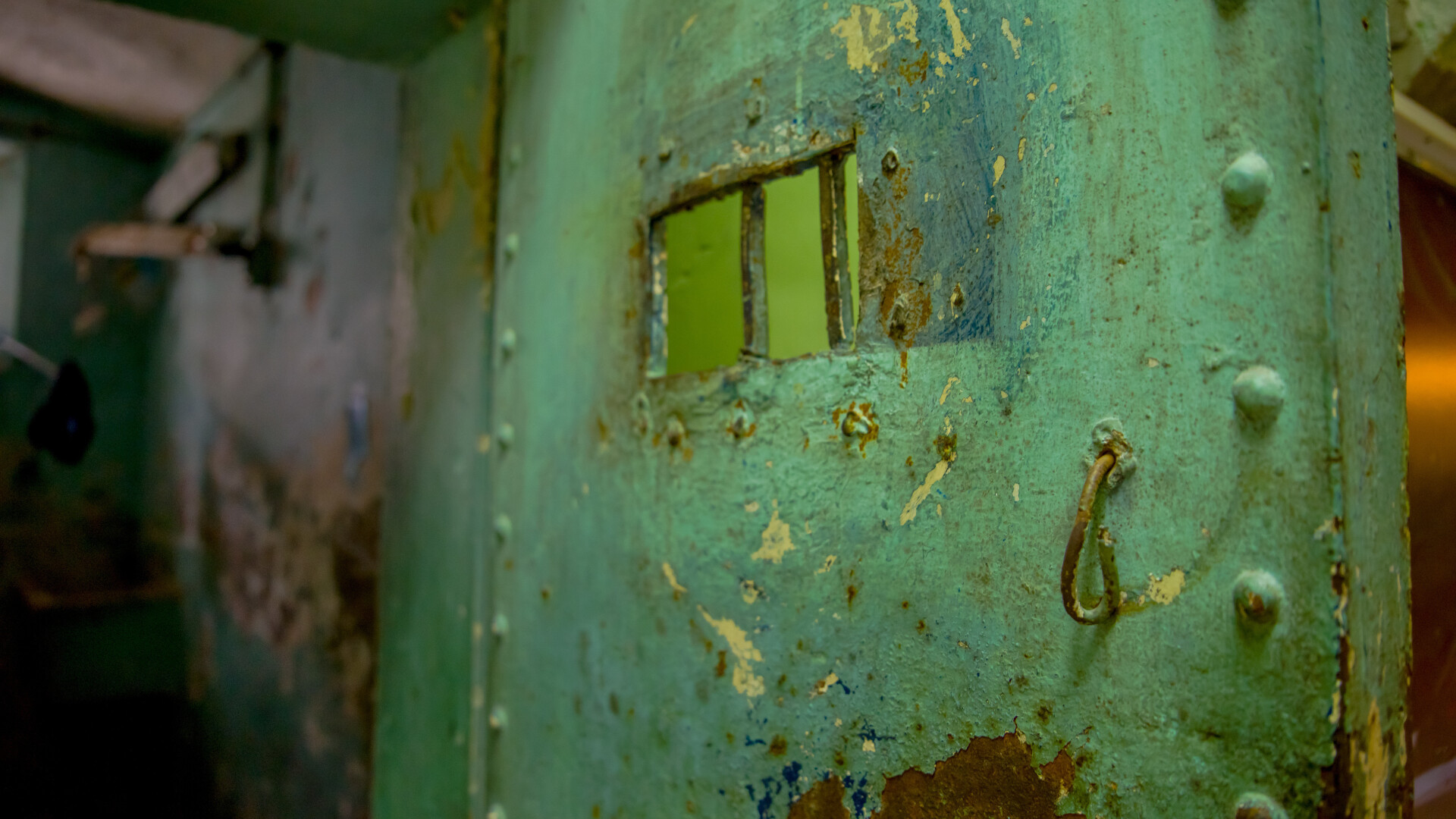 Peste 50 de gardieni și polițiști au fost luați prizonieri de deținuți, în urma unor transferuri, în Ecuador