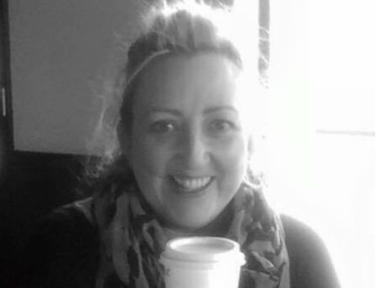 O mamă a fost ucisă în bătaie de propriul fiu. Vecinii spun că scena crimei a fost greu de privit