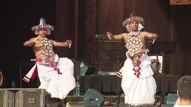 Sri lankezii stabiliți în România și-au făcut propria sărbătoare. Cum au petrecut la Arenele Romane