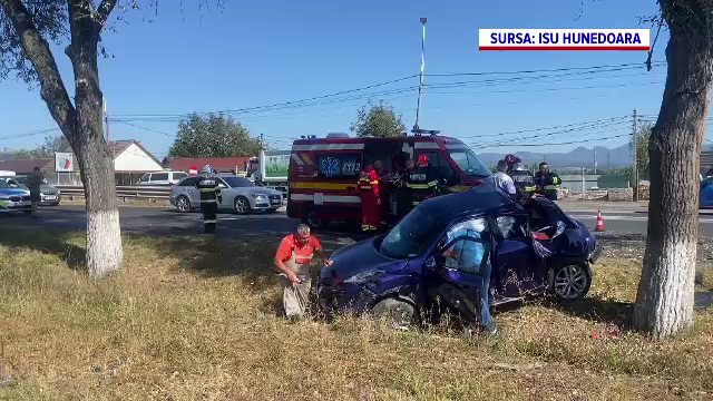 Un șofer băut a izbit în plin o mașină și a proiectat-o într-un copac, pe DN7. O persoană a murit și două au fost rănite