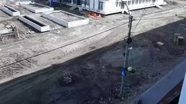 Explozii pe un șantier din Onești. Mai multe echipaje de pompieri au intervenit