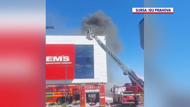 Incendiu la un magazin de mobilă de la marginea Ploieștiului. Ce a declanșat focul