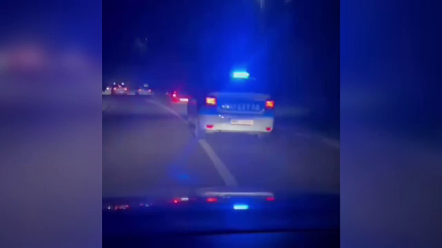 Urmărire ca în filme pe un drum din Vrancea. Cum a încercat să prindă un echipaj de poliție un fugar băut și fără permis