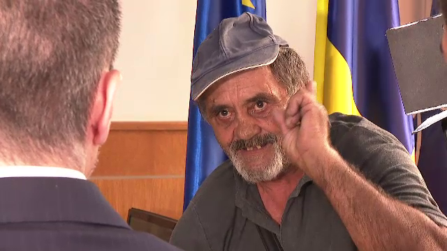 Reacția unui sinistrat din Crevedia când a dat ochii cu reprezentanții stației GPL: „Pe mine cine mă ajută acum?”