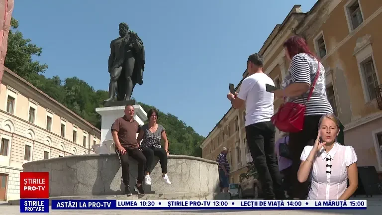 Băile Herculane încep să renască. Mii de turiști din țară și din afară și-au petrecut vacanțele în stațiune vara aceasta