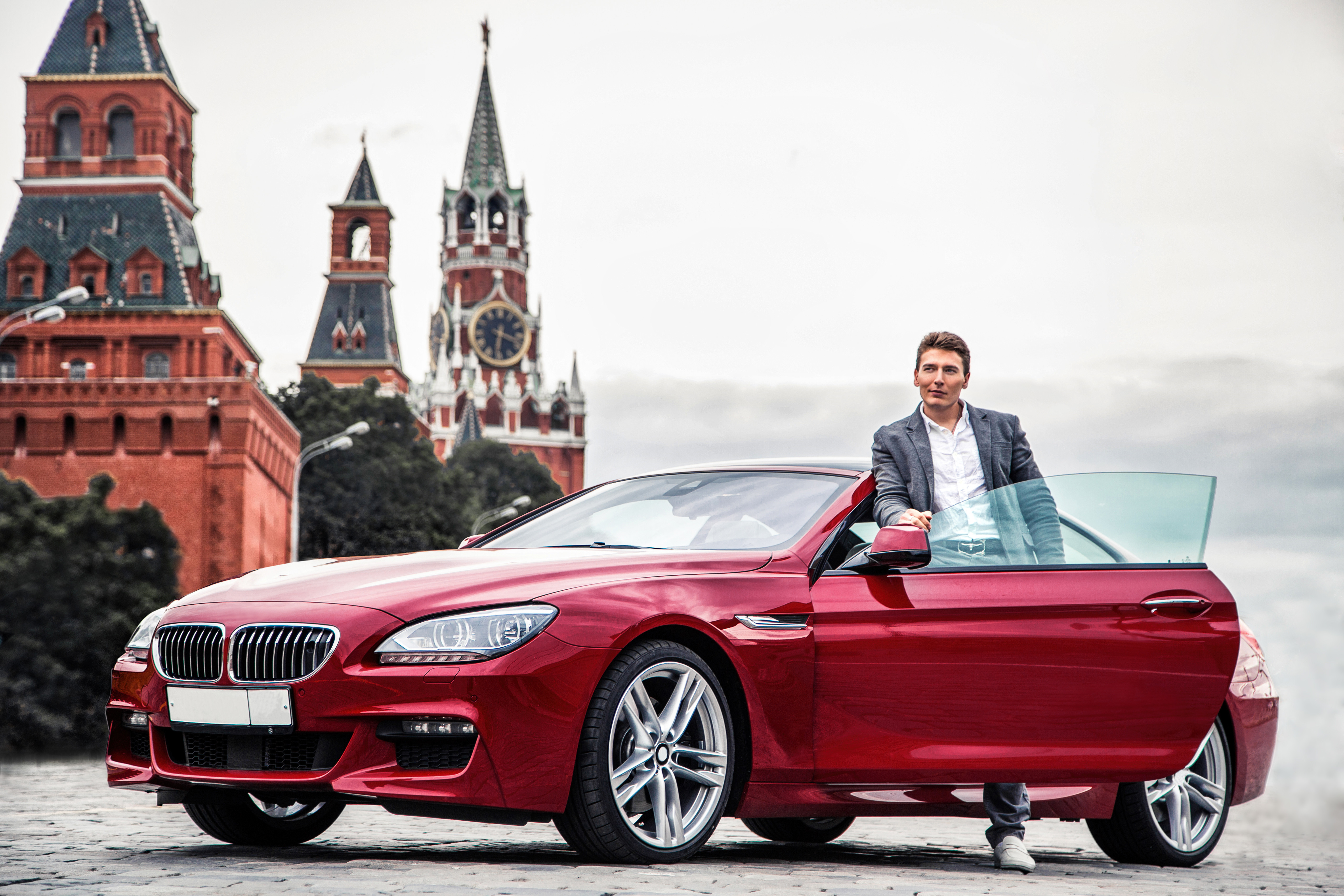 Kremlinul cumpără masiv mașini străine, în timp ce Putin vorbește la TV despre achiziția de vehicule rusești. Mărci preferate