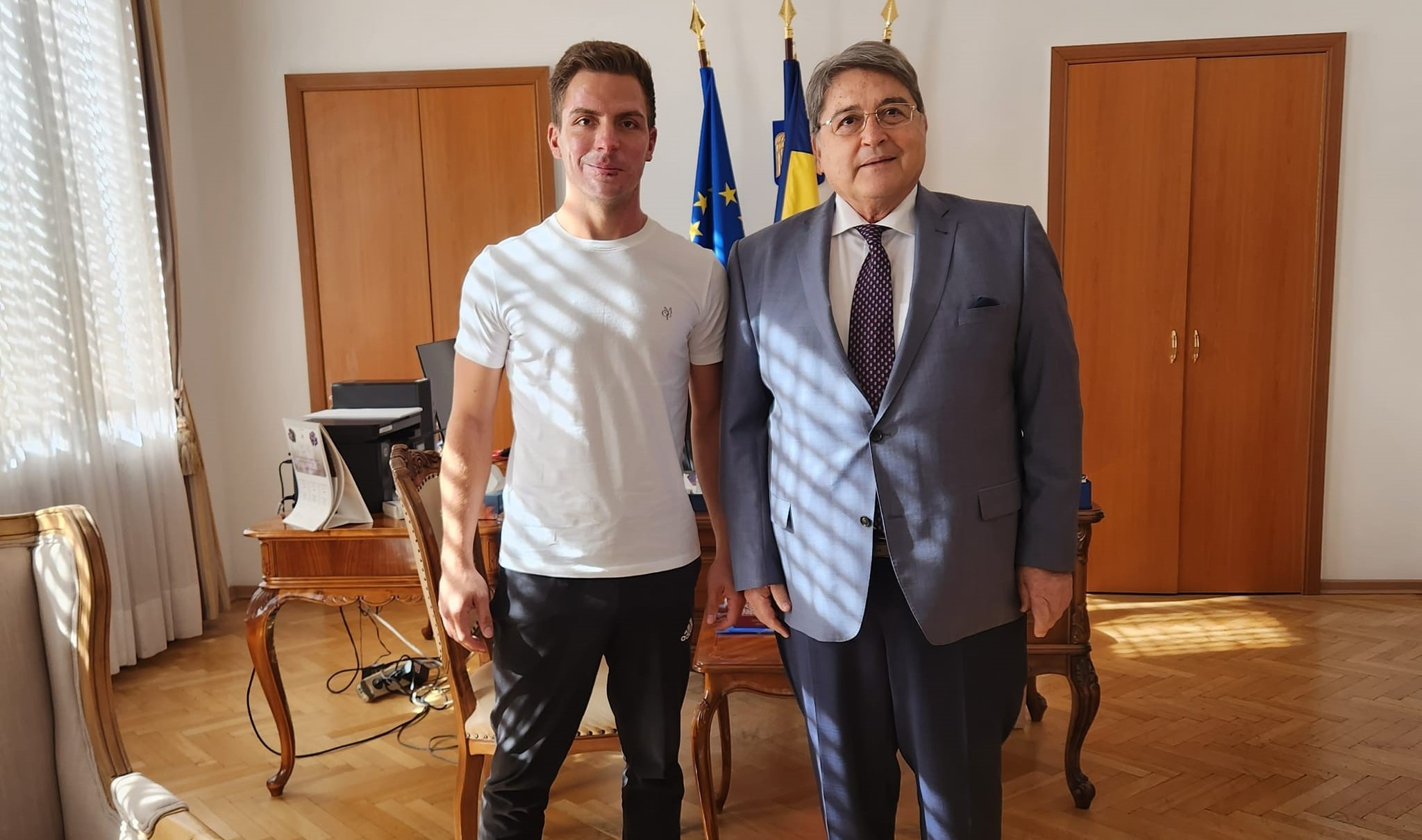 Primul pompier recuperat dintre cei răniți la Crevedia revine în ţară. Vrea deja să se întoarcă la muncă