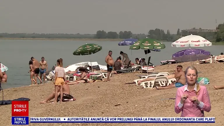 Plajele urbane sunt tot mai populare. „Litoralul Olteniei” și cel ”al Vestului” atrag turiști în număr record