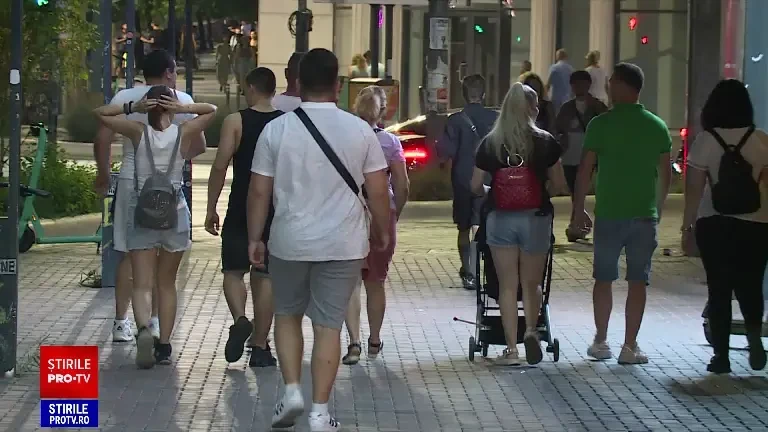 „E un fenomen trist”. De ce tinerii români se mută atât de târziu din locuința părinților