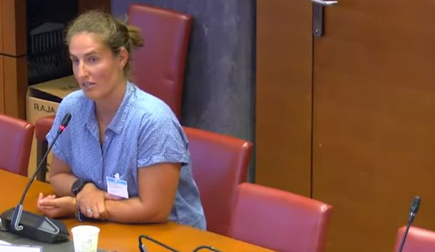 O fostă sportivă mărturisește că a fost violată de aproape 400 de ori de antrenorul ei. Era agresată și de trei ori pe zi