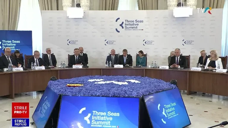 Președintele Iohannis a cerut o anchetă „urgentă și profesionistă” asupra bucăților de dronă găsite lângă Tulcea