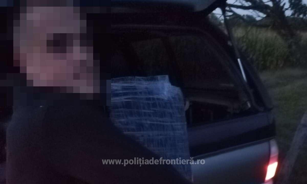Contrabandă cu drona în Satu Mare. Ce au descoperit polițiștii în mai multe colete care urmau să ajungă la un ucrainean. FOTO