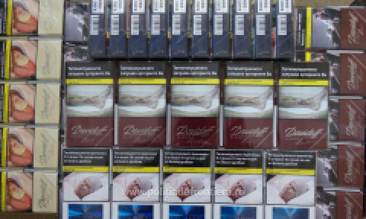 Ce au găsit polițiștii din Dolj printre bagajele unui microbuz care mergea în Germania. Șoferul s-a ales cu dosar penal. FOTO