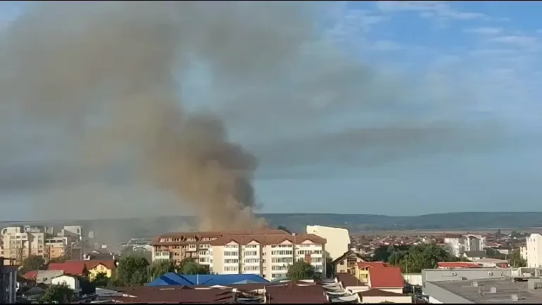 Incendiu la două blocuri din Craiova