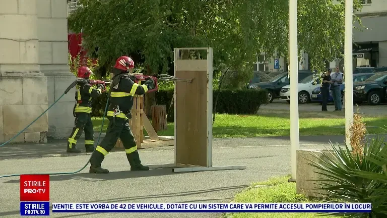 Zeci de autospeciale pentru intervenție, în dotarea IGSU. Arafat: „Costul integral al proiectului este de 47 milioane de lei”